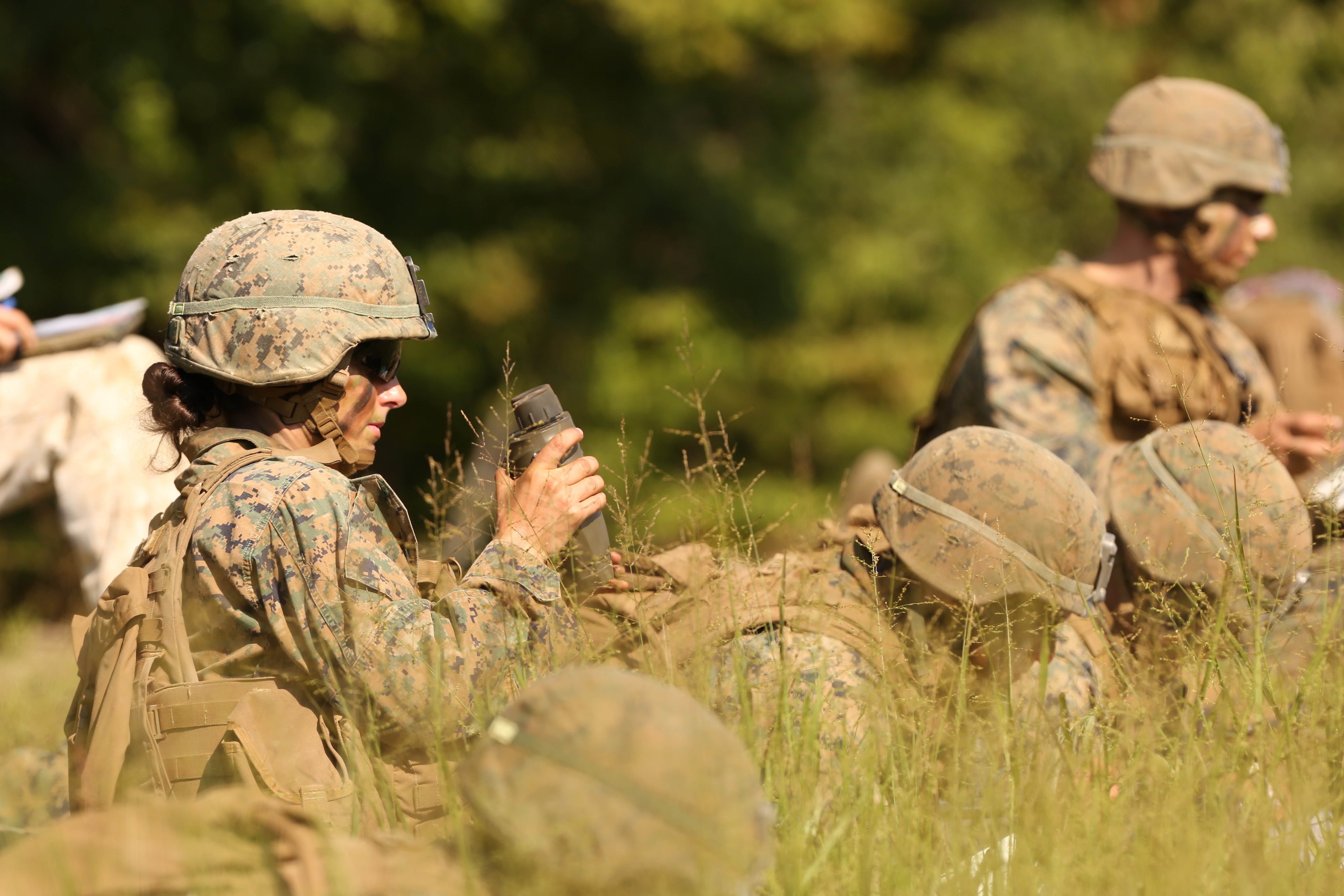 FIRST FEMALE IN US MARINES